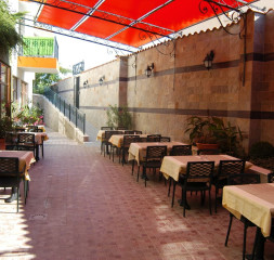 Restaurant_Terrace.jpg