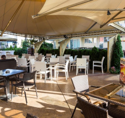 Restaurant_Terrace.jpg