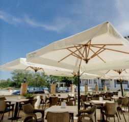 Restaurant_Terrace.jpeg