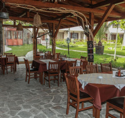 Restaurant_Terrace.jpg
