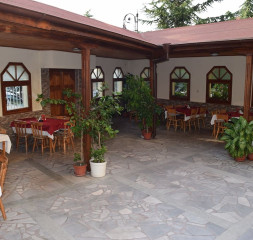 Restaurant_Terrace.jpg