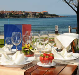 Restaurant_Terrace.jpg