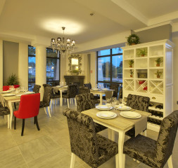 Restaurant.jpg
