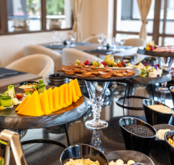Restaurant_by_V-Chef11.jpg