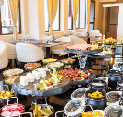 Restaurant_by_V-Chef3.jpg