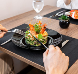 Restaurant_by_V-Chef5.jpg