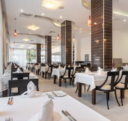 Restaurant.jpg