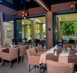 Restaurants_3.jpg
