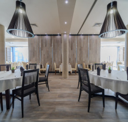 Restaurants_3.jpg