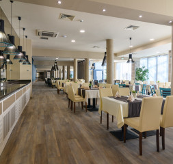 Restaurants_4.jpg