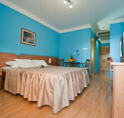 Rooms-11.jpg