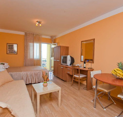 Rooms-8.jpg