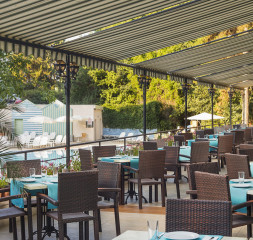 Rstaurant_Terrace.jpg