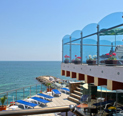 Sky_Bar_1.jpg