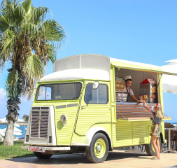 Snack_Bus.jpg