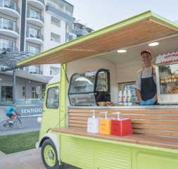 Snack_Bus_4.jpg
