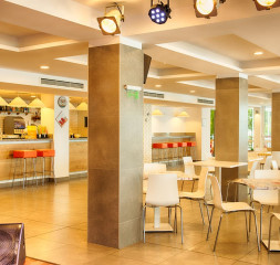 Snack_Pool_Bar_3.jpg