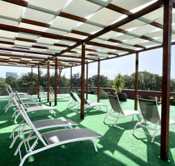 Sunny_Terrace_1.jpg