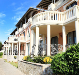 Villas_Exterior.jpg