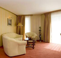 apartment_002.jpg