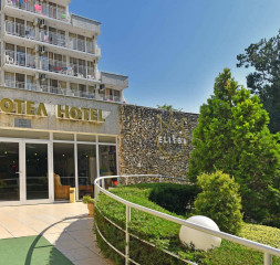 exterior_13.jpg