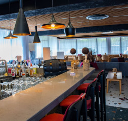 grant_hotel_sunny_beach_lobby_bar1.jpg