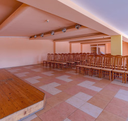 hall_5.jpg