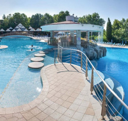 magnoliapool_2.jpg