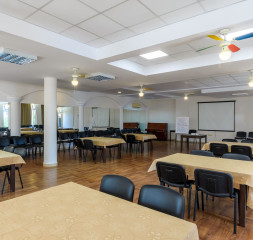 onference_Hall_4.jpg
