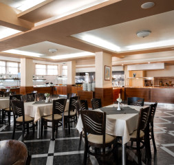 restaurant_1.jpg