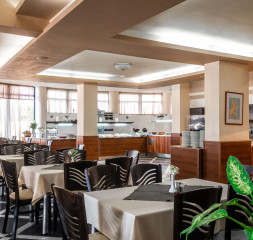 restaurant_2.jpg