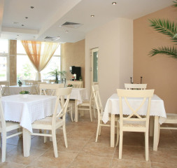restaurant_2.jpg