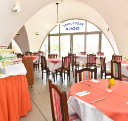restaurant_3.jpg