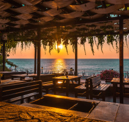 restaurant_terrace_3.jpg