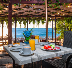 restaurant_terrace_breakfast_4.jpg