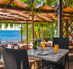 restaurant_terrace_breakfast_5.jpg
