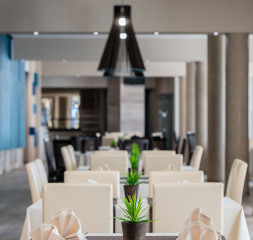 restaurants_6.jpg
