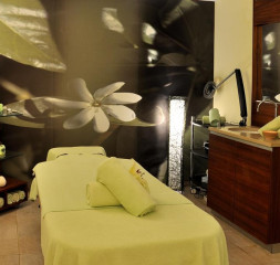 slider_treatmentroom79404016.jpg